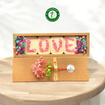 Ảnh của Hộp Quà LOVE Tinh Khôi